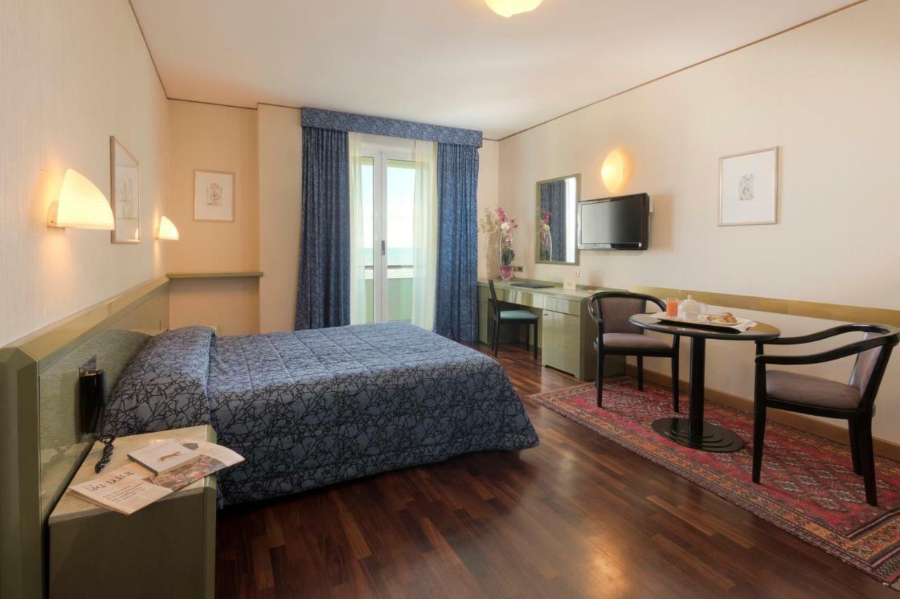 Hotel Royal فيرمو المظهر الخارجي الصورة